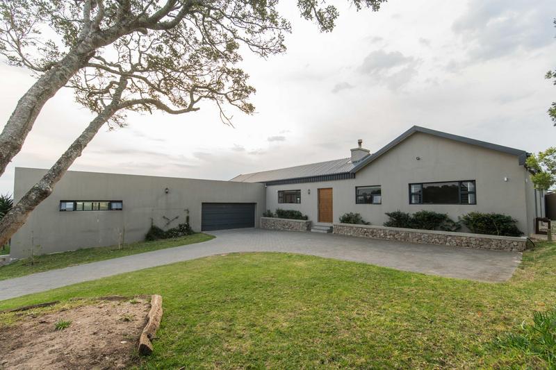 4 Bedroom Property for Sale in Kragga Kamma Eastern Cape